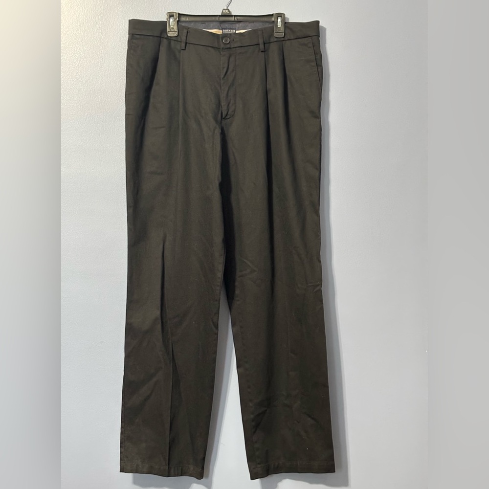 Men’s Dockers Relaxed Fit Flex Comfort Men's Black Pants EUC No Flaws W38 L34